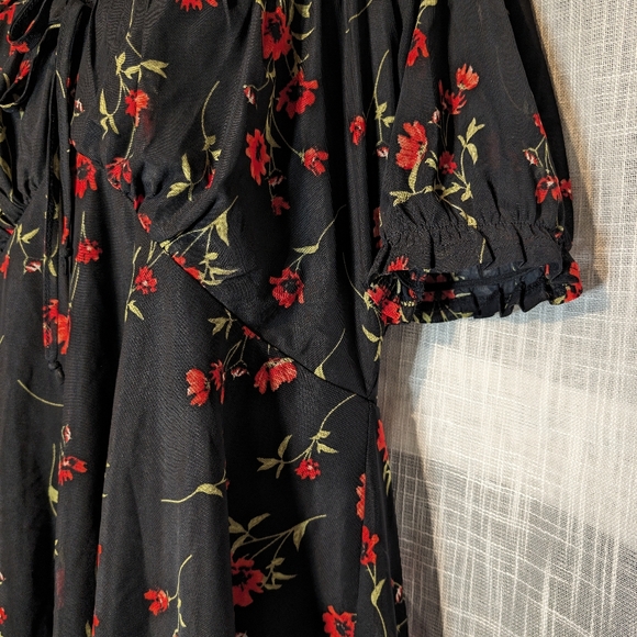 Black With Red Flower Top - Picture 3 of 3